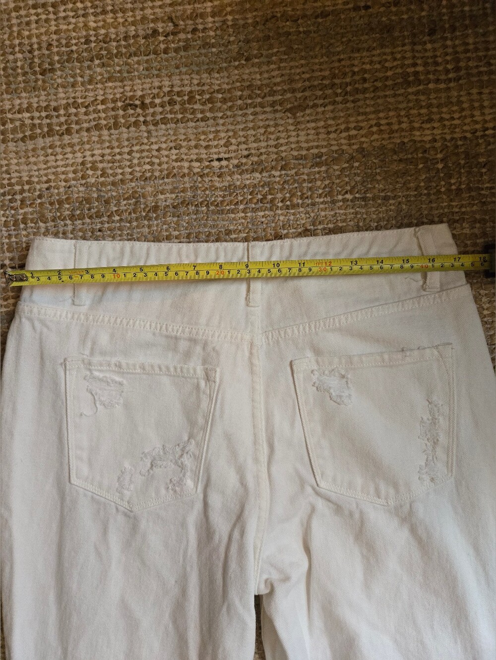 Vervet Distressed White Boyfriend Jeans — Casual Relaxed Fit - Picture 6 of 6